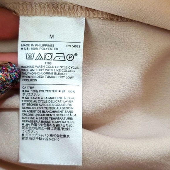 Banana Republic Beige Neutral Tone Satin Statement Sleeve Button Down Top Size M - Picture 13 of 15